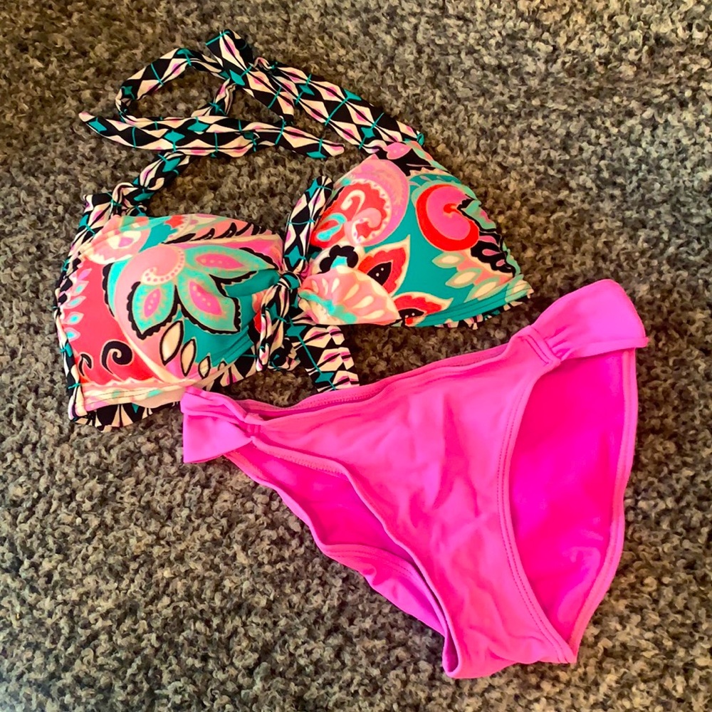 Two Piece Bikini 👙 Like New!!